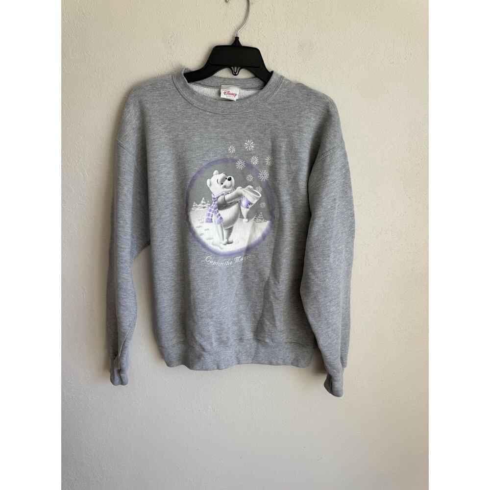 Vintage Disney Store Gray Winnie the Pooh Bear Winter Graphic Sweatshirt Women M